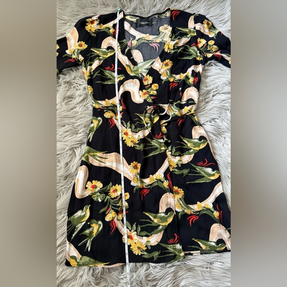 REFORMATION Marita Wrap Dress in Parrot Print Size Large - Picture 13 of 14